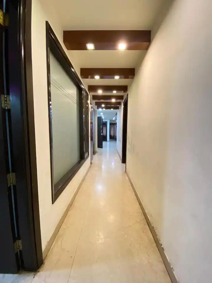 Apartment 4bhk Luxury Service Near Saket