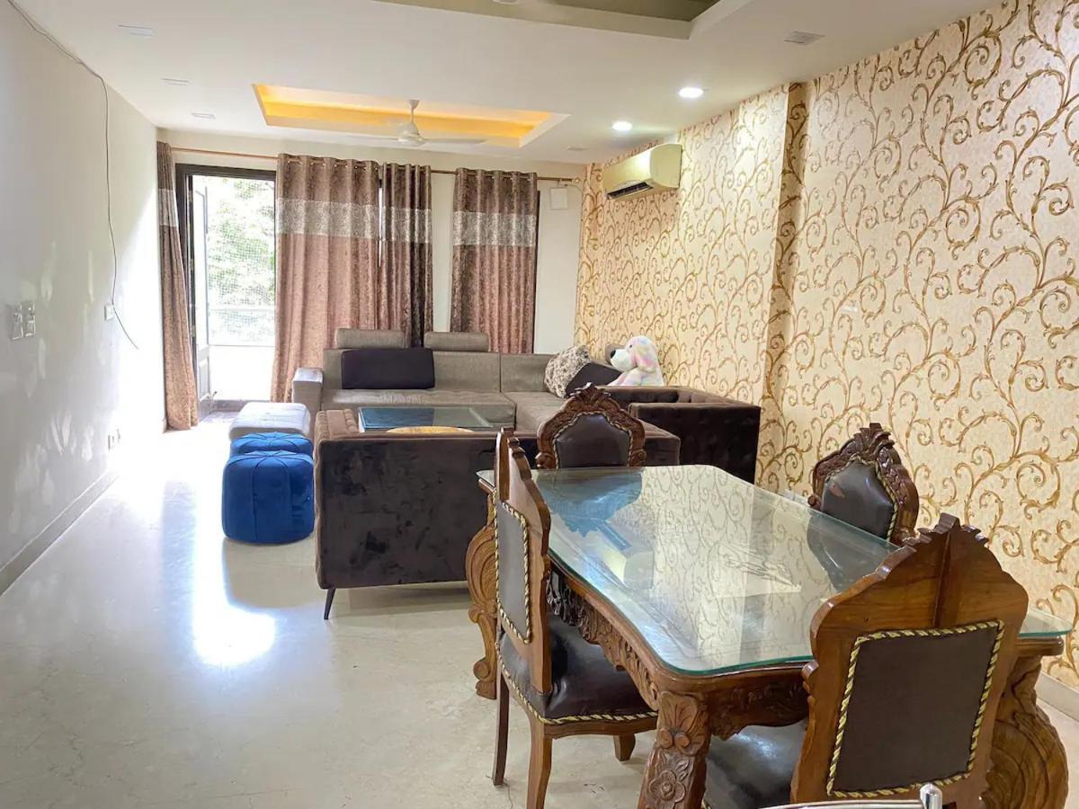 4bhk Luxury Service Near Saket New Delhi